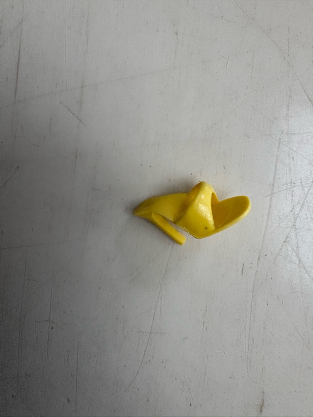 Random Barbie Accessories - Picture 4 of 5
